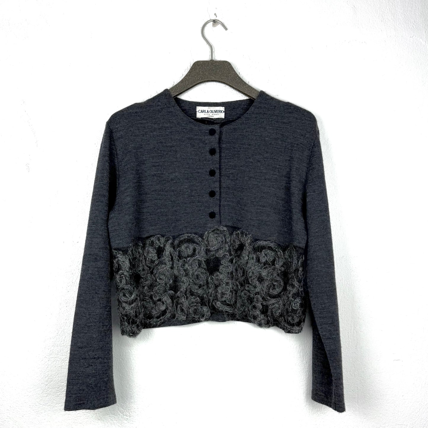 CARLA OLIVERIO Longsleeve mit Filzblumenmuster(M)